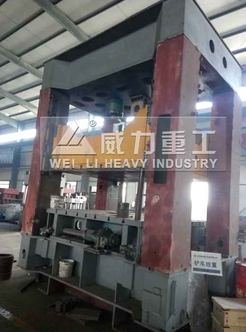 315噸框架式液壓沖床圖片