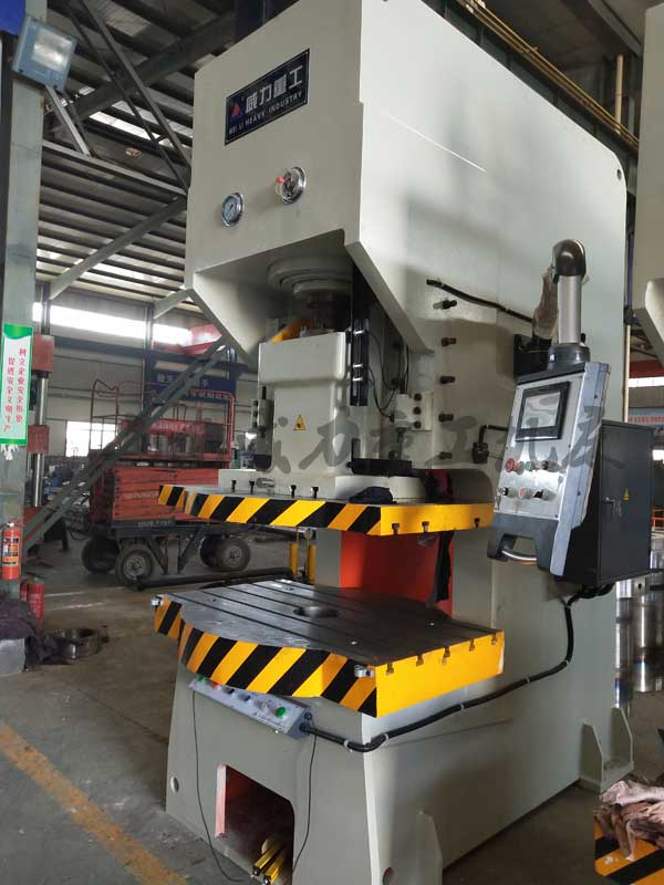 YWH21-200T高配置液壓沖床