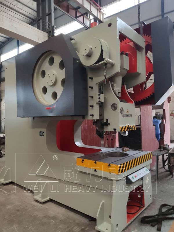 200噸鋼板焊接深喉沖床