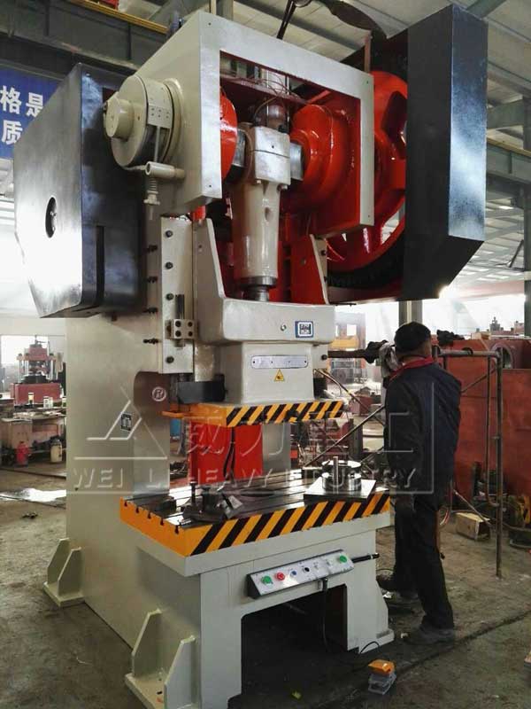 山東威力重工機械沖床