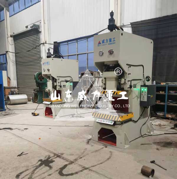 液壓沖床調試圖片