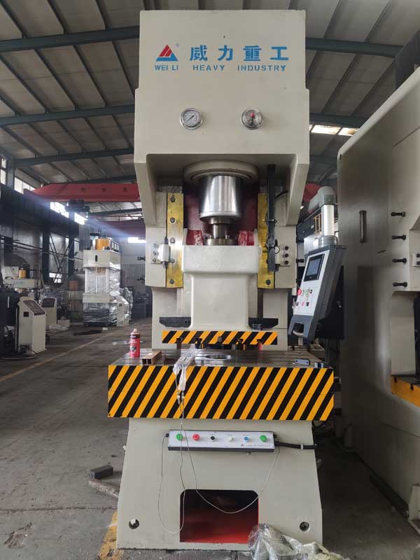 200噸特殊定制款液壓沖床